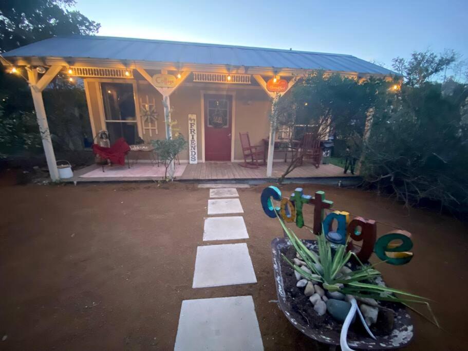 Cottage With Hot Tub And Pool Bandera, Tx. ภายนอก รูปภาพ